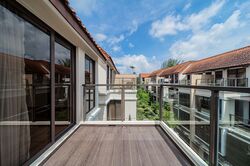 Holland Link (D10), Terrace #503034741